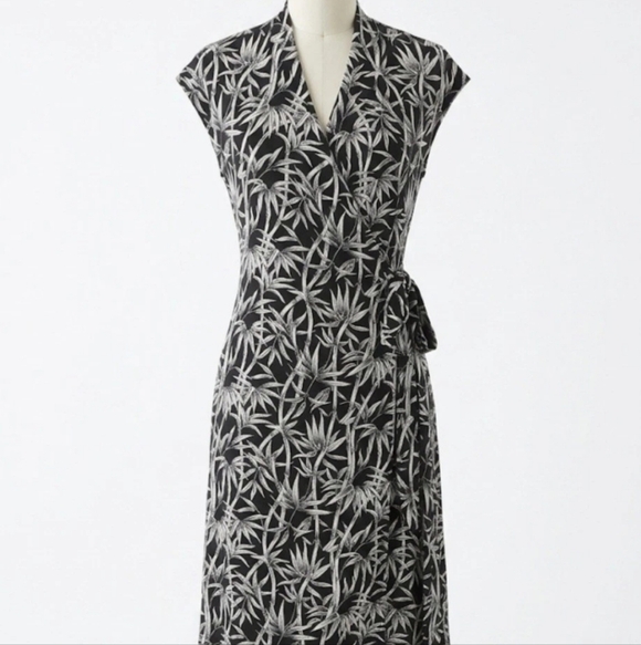 New York & Company Dresses & Skirts - New York & Company Black and White Palm-Leaf Dress